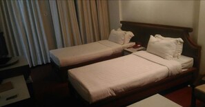 Deluxe Room | Desk, laptop workspace, free WiFi, wheelchair access - Hotel Japfu (Kohima)