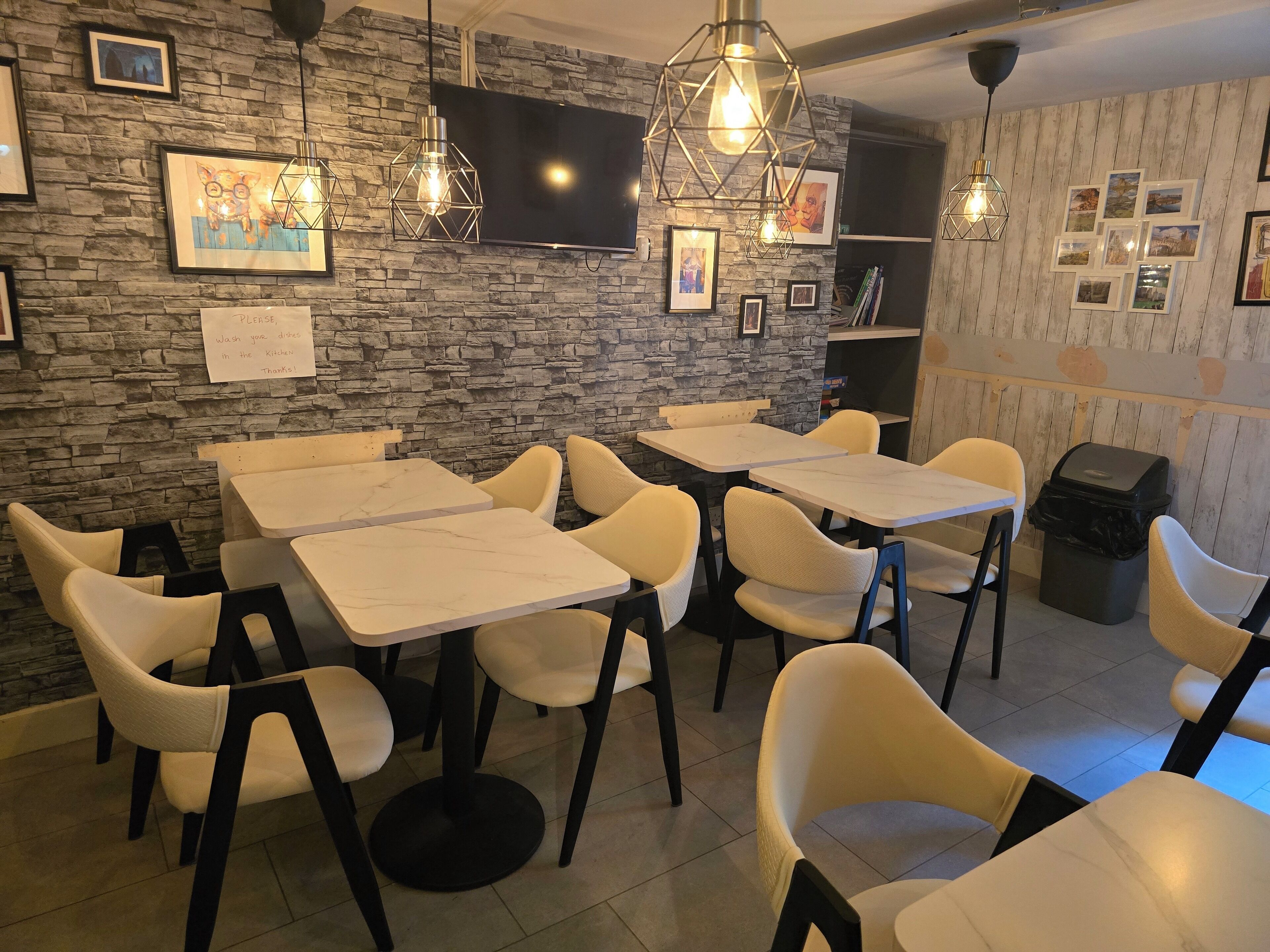 Free WiFi, bed sheets