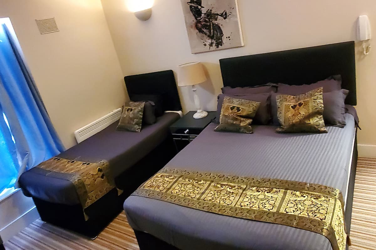 Deluxe Double Room (Room 1) | Free WiFi, bed sheets