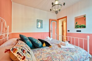 1 slaapkamer, een strijkplank/strijkijzer, wifi, beddengoed