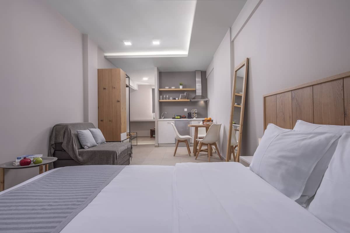 Suite (Kappa) | 1 bedroom, laptop workspace, soundproofing, free cribs/infant beds