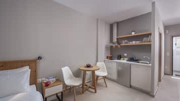1 habitación, espacio para trabajar con laptop y insonorización
