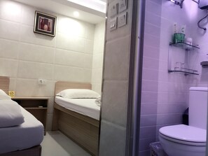 標準雙床房, 2 張單人床 | 遮光窗簾/窗簾、免費 Wi-Fi、床單