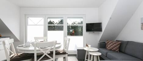 TV, DVD player, stereo