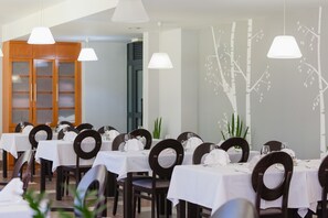 Tägliches inbegriffenes Frühstücksbuffet