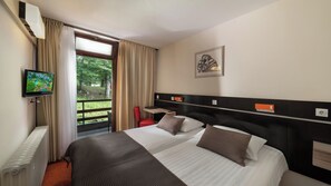 Standard Double Room, Park Side | Free WiFi, bed sheets