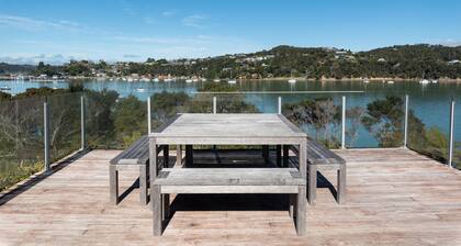 The Tide Watcher - Okiato Holiday Home