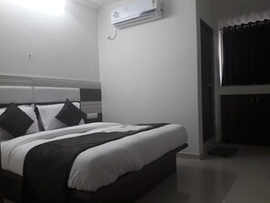 Bureau, lits pliants/supplémentaires, Wi-Fi gratuit, draps fournis