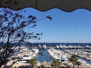 Marina - Luxury apartment in front of the sea with exceptionnal view of Lerins islands (Mandelieu-la-Napoule)