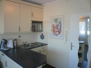 Fridge, microwave - App. Grimme 09 O, Germany (Sylt)