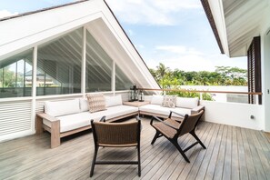 Property grounds - Bali's Best In Villa Dining | Designer Luxury | Family Friendly | AC Throughout (Tibubeneng, Kuta Utara, Badung)