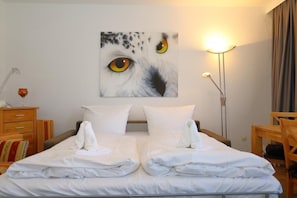 Unclassified image, 4 of 9, button