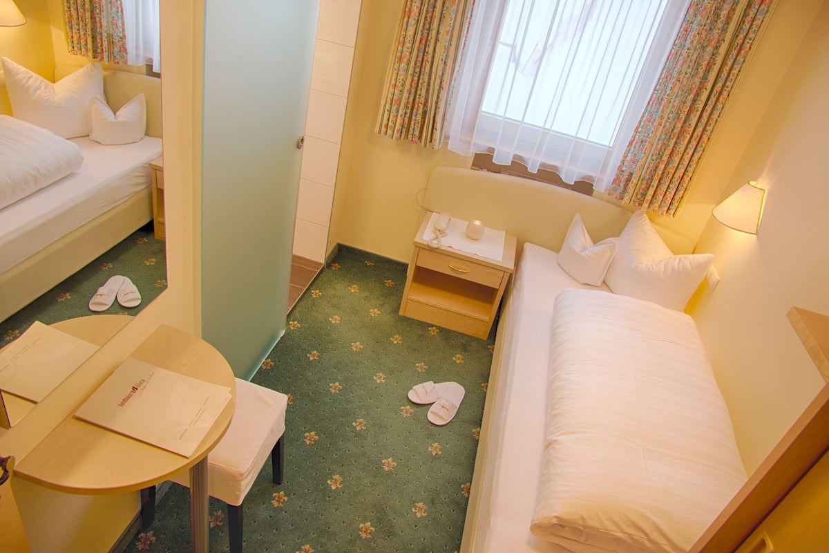 Deluxe Single Room