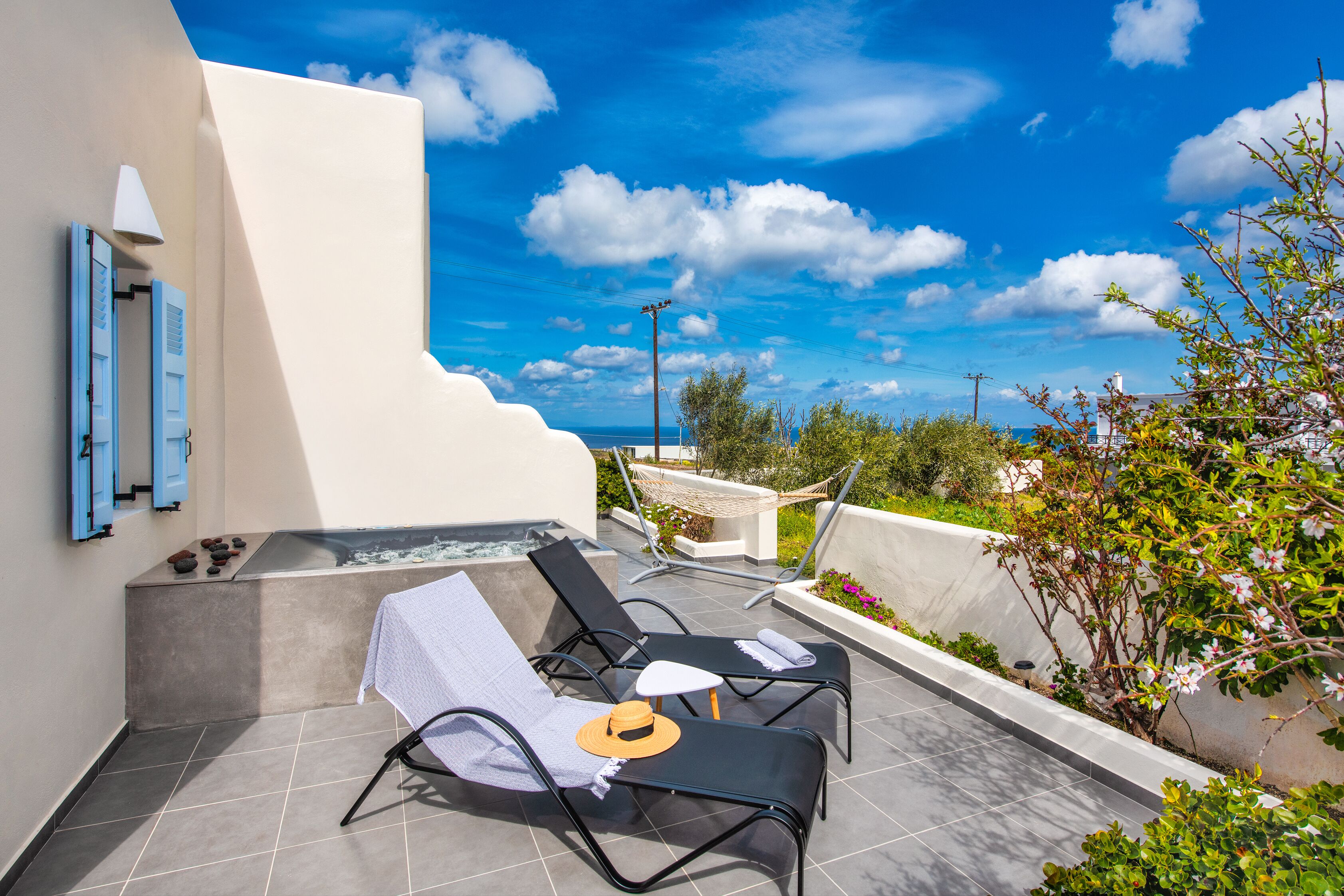 Abasa Traditional House with hot tub | Balcony view