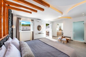 Chambre Supérieure | Draps en coton égyptien, literie de qualité supérieure, minibar