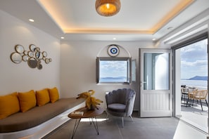 Family Suite, Jetted Tub | Minibar, in-room safe, individually decorated, individually furnished - Allure Breeze Suites (Santorini)