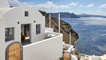 Honeymoon Suite, Jetted Tub | Balcony