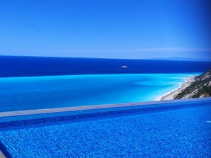 Outdoor pool - Okeanos Vine Villa (Lefkada)