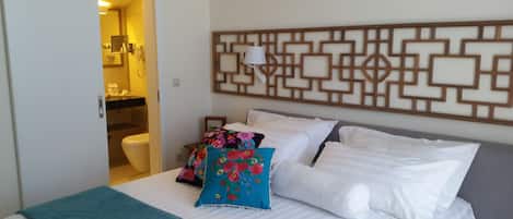 エジプト綿のシーツ、高級寝具、低反発ベッド、セーフティボックス (室内)