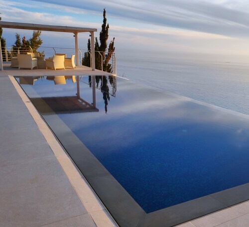 Okeanos Luxury Villas - Resort