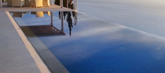 Okeanos Luxury Villas - Resort