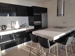 Royal Villa | Private kitchen