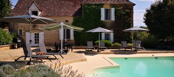 Talo ja gite lämmitetty uima-allas