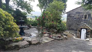 Cottage | Property grounds