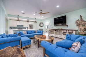 House, 3 Bedrooms | Living area | Smart TV