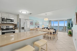 Condo, 3 Bedrooms | Private kitchen | Fridge, oven, coffee/tea maker, toaster