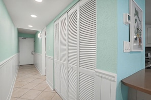 Condo, 3 Bedrooms | Interior