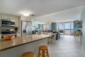 Condo, 3 Bedrooms | Private kitchen