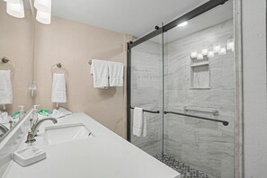 Condo, 3 quartos | Banheiro | Toalhas de banho 