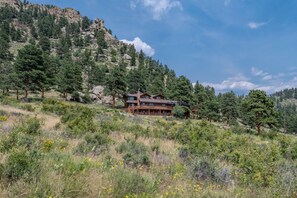House, 4 Bedrooms | Exterior