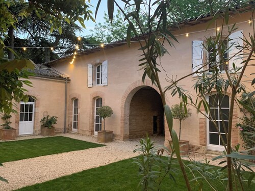 Luxury Château in Gascony - 7 Ensuite Bedrooms, Air Conditioning & Heated Pool