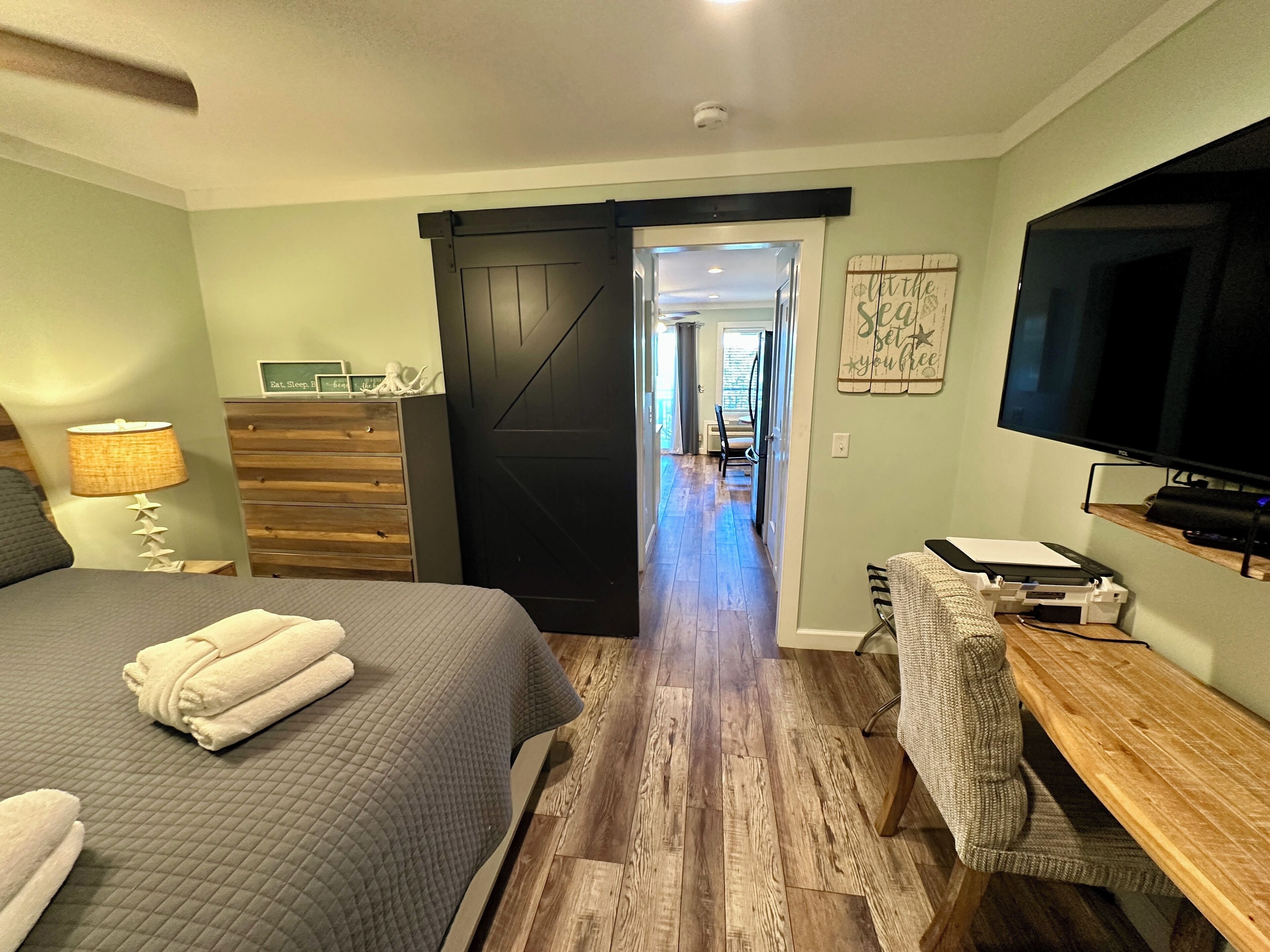 1 chambre, bureau, fer et planche à repasser, Wi-Fi gratuit