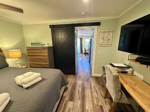 1 chambre, bureau, fer et planche à repasser, Wi-Fi gratuit