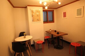 Café - Hangeul Guest House (Seoul)
