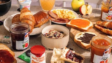 Daily buffet breakfast for a fee