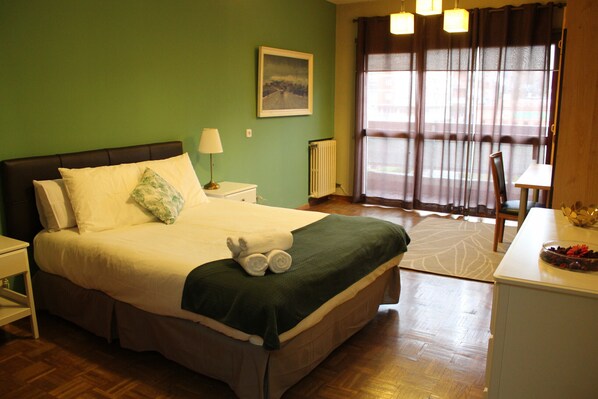 1 bedroom, iron/ironing board, free WiFi, bed sheets