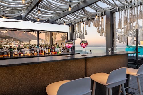 Poolside bar