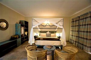 Kahden hengen exclusive-huone | Minibaari, yksilöllisesti sisustettu, yksilöllisesti kalustettu