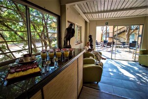 Ilmainen päivittäinen mannermainen aamiainen