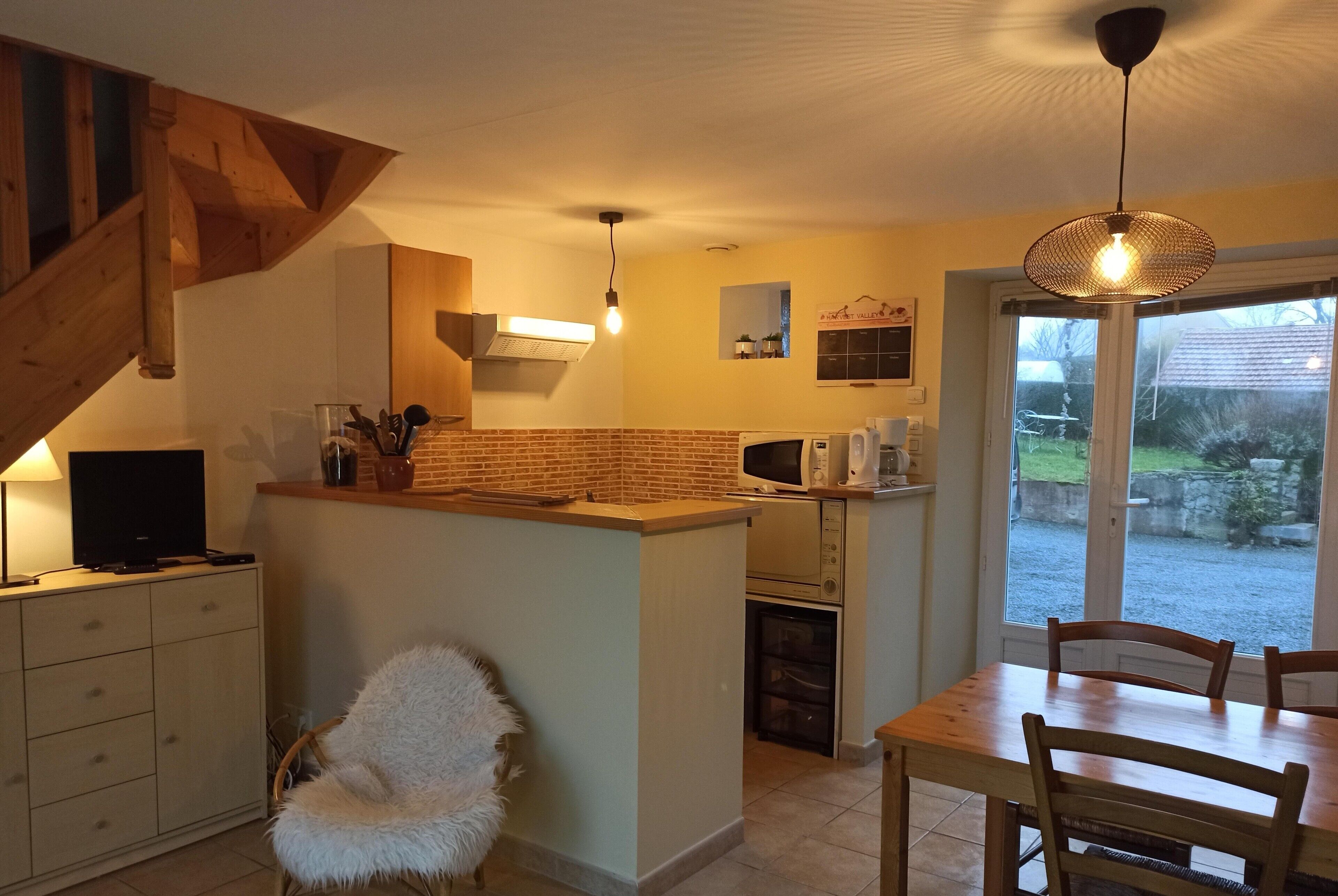 Køleskab, mikrobølgeovn, ovn, kogeplade