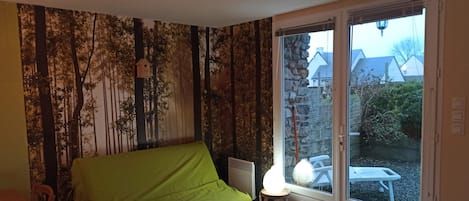 Télévision, table de tennis de table