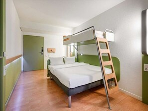 Hypo-allergenic bedding, laptop workspace, free cots/infant beds - Ibis Budget Berlin City Potsdamer Platz (Berlin)