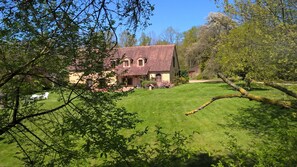 Front of property - La Jonquière (Bouloire)
