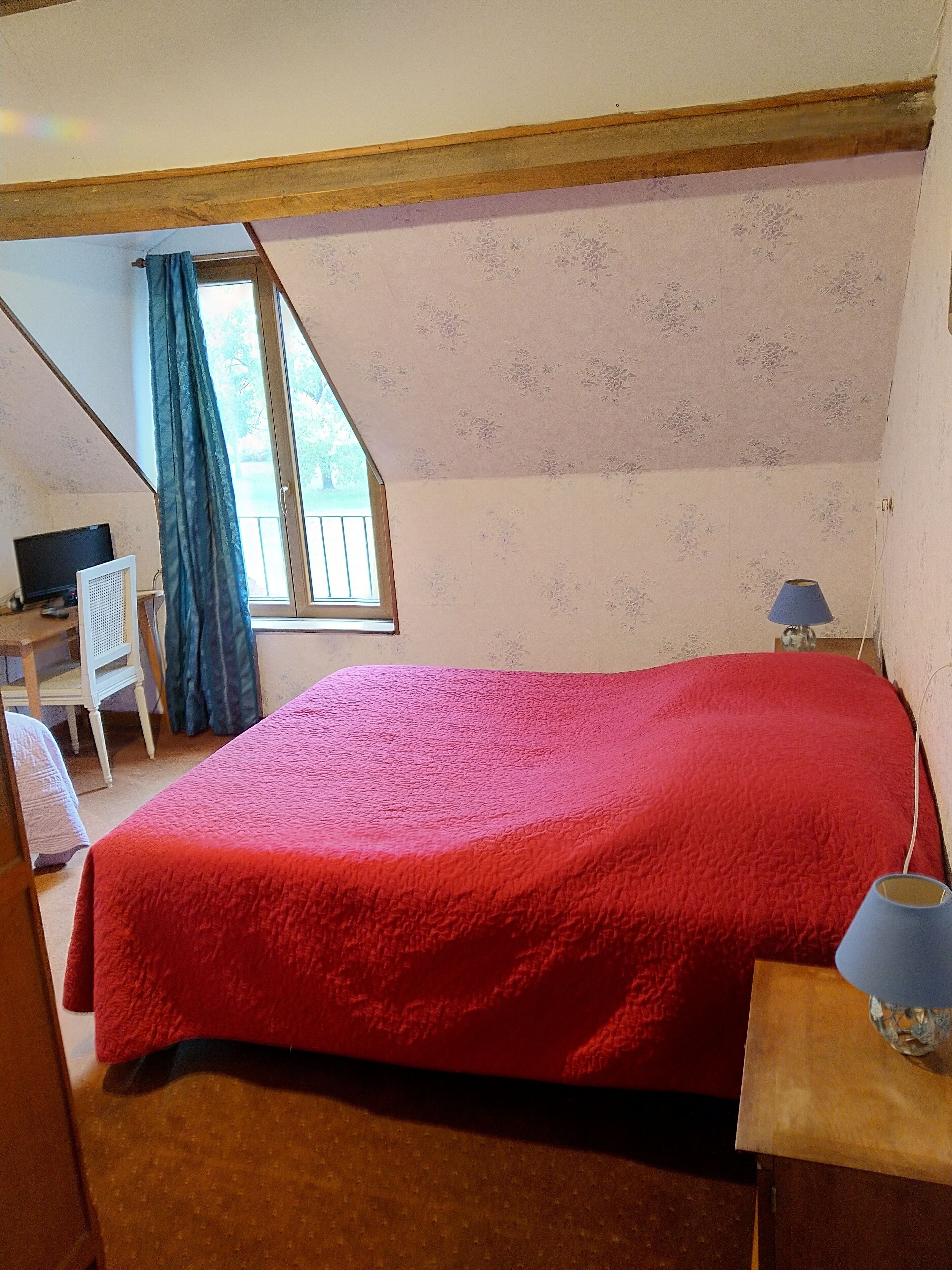 Family Room | Premium bedding, individually decorated, individually furnished, desk