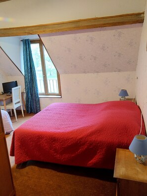 Habitación familiar | Ropa de cama de alta calidad y decoración personalizada 