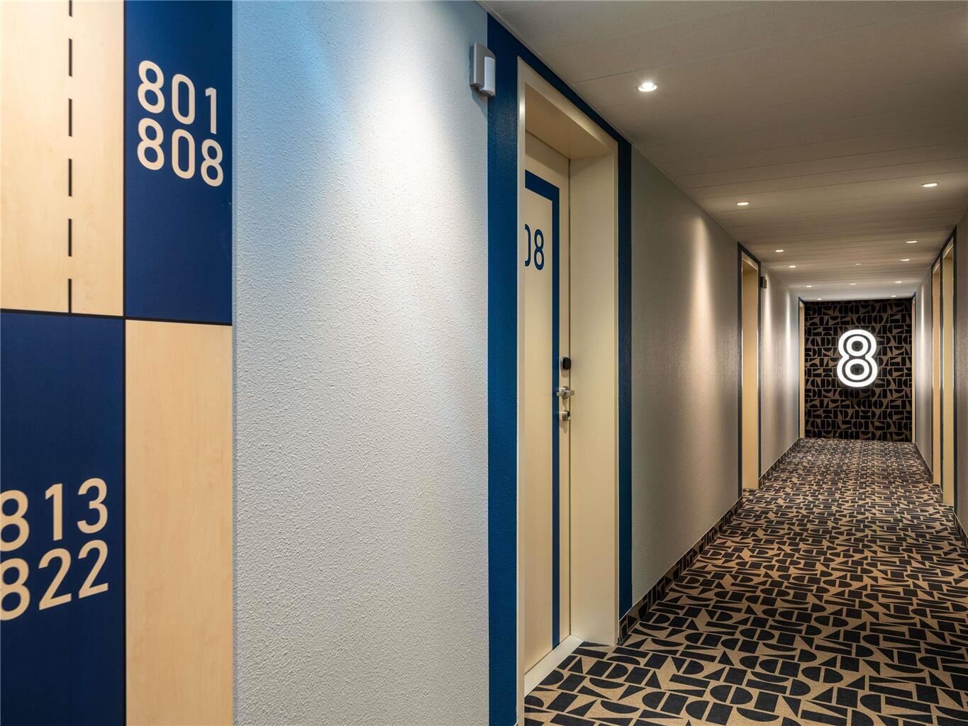 المنشأة من الدا خل